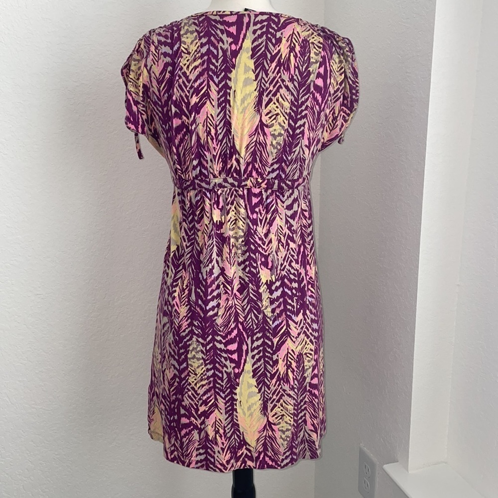 H&M floral vneck above the knee dress with adjustable ties in women’s small - Picture 6 of 11